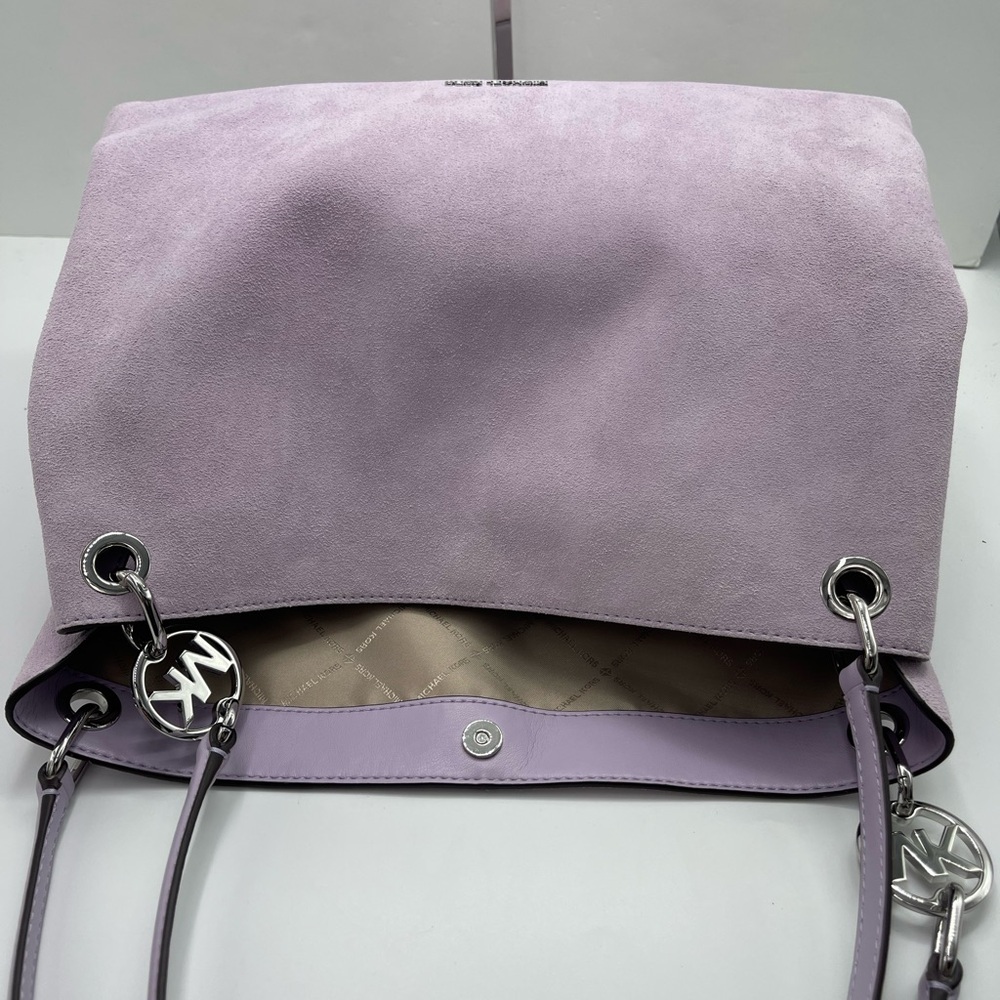 MICHAEL KORS Christina Lg Suede Triple Gusset Shoulder Tote Bag
Light Quartz
NWT - Picture 11 of 16